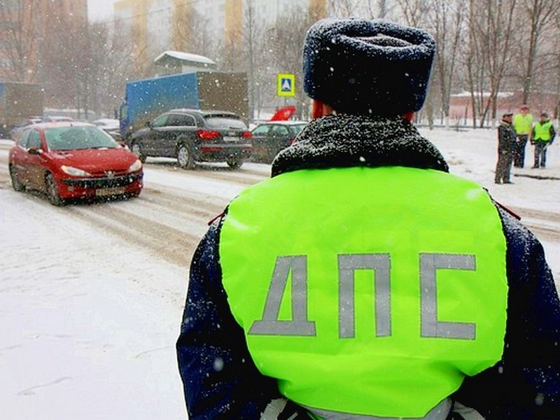 В Белгороде таксист прокатил на капоте другого водителя