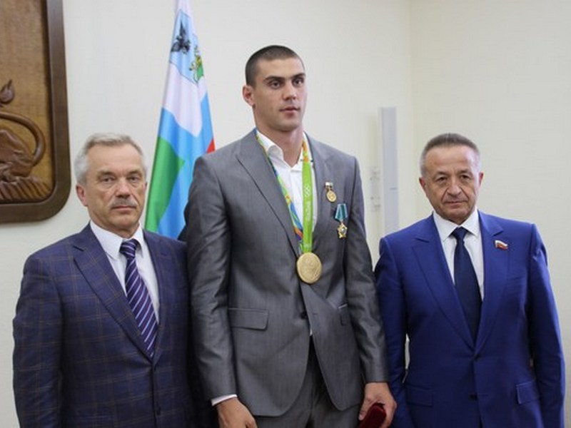 Губернатор Белгородчины вручил награды землякам-олимпийцам 