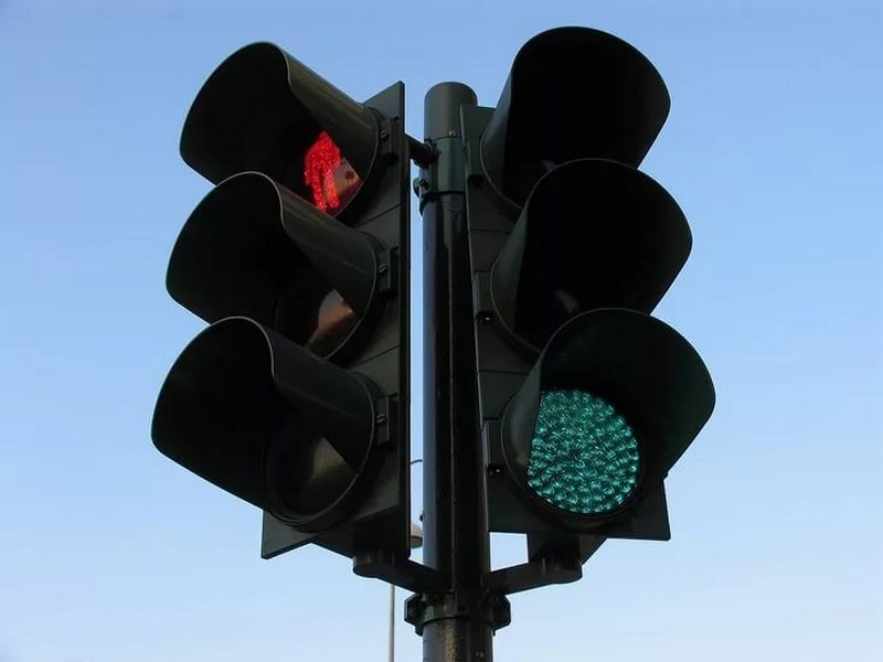 На Красноармейской установлен новый светофор