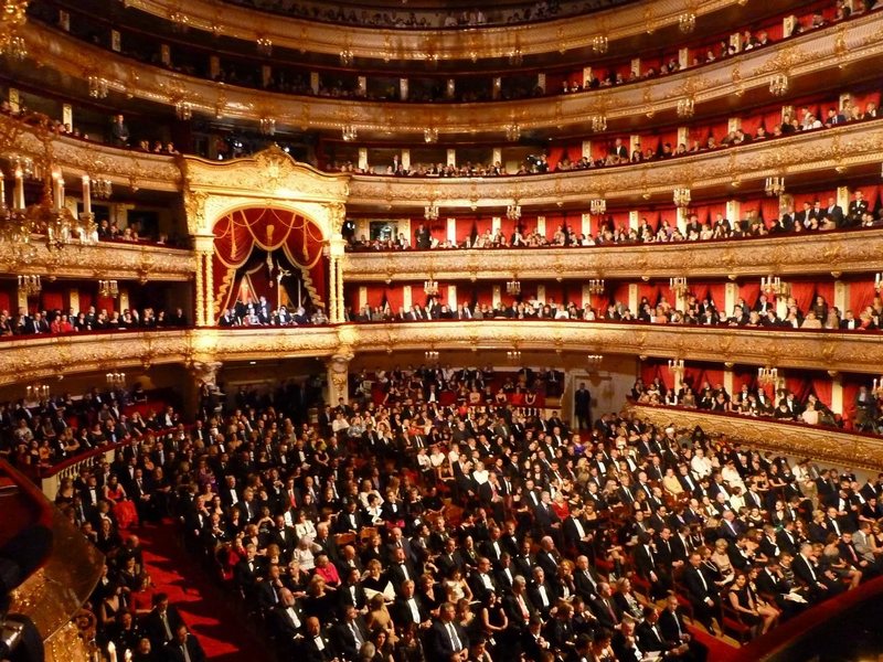 Россияне стали реже посещать театры и выставки