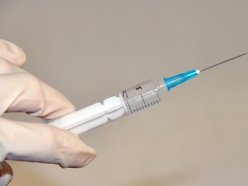 Запись на вакцинацию через сайт депздрава приостановят
