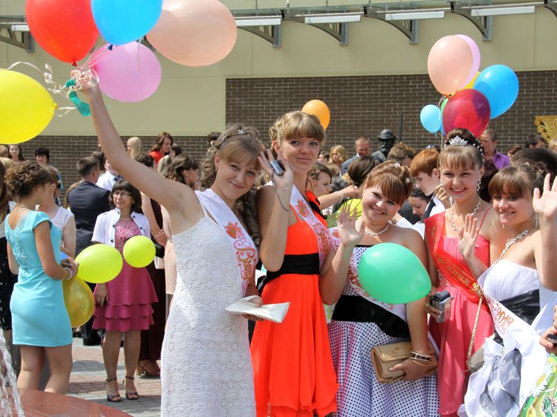 Белгородские выпускники прощаются со школой