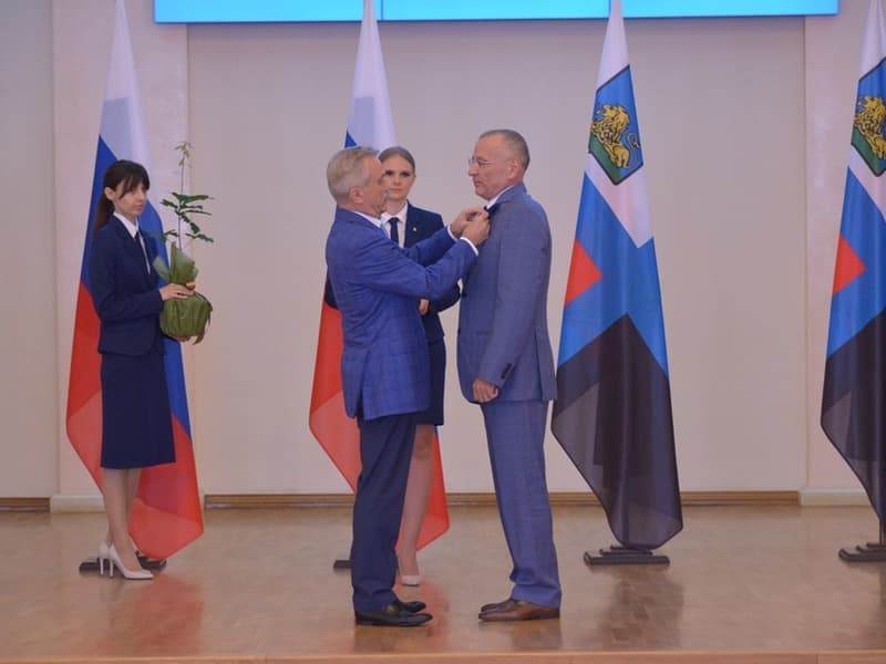 Мэр Белгорода получил госнаграду из рук губернатора