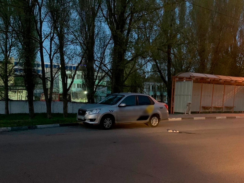 Инспекторы ДПС помогли таксисту в Белгороде