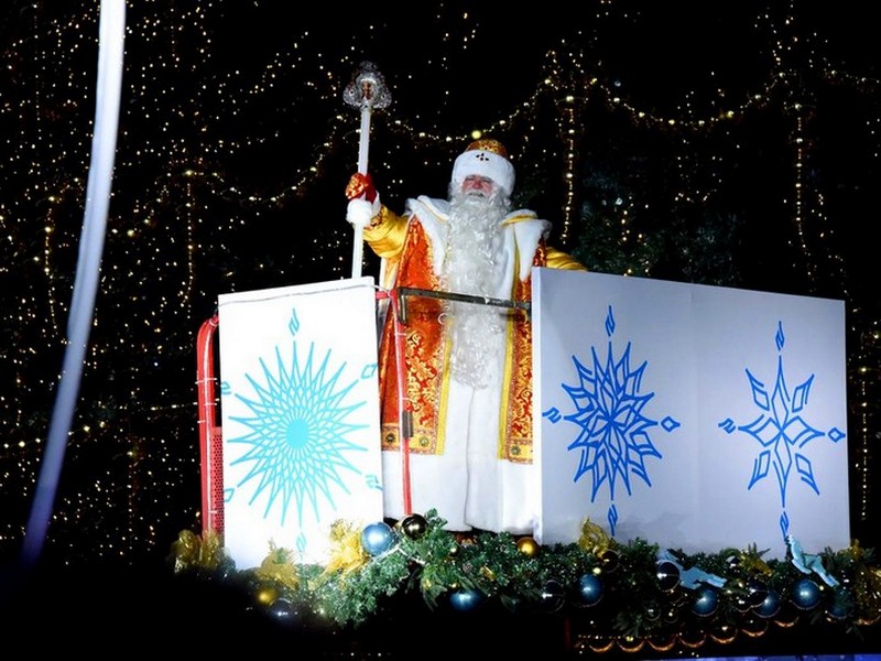 Главный Дед Мороз страны зажег огни на елке в Белгороде