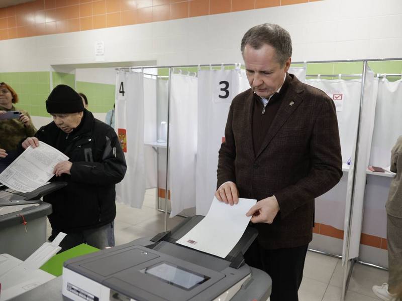 Белгородский губернатор проголосовал на выборах президента