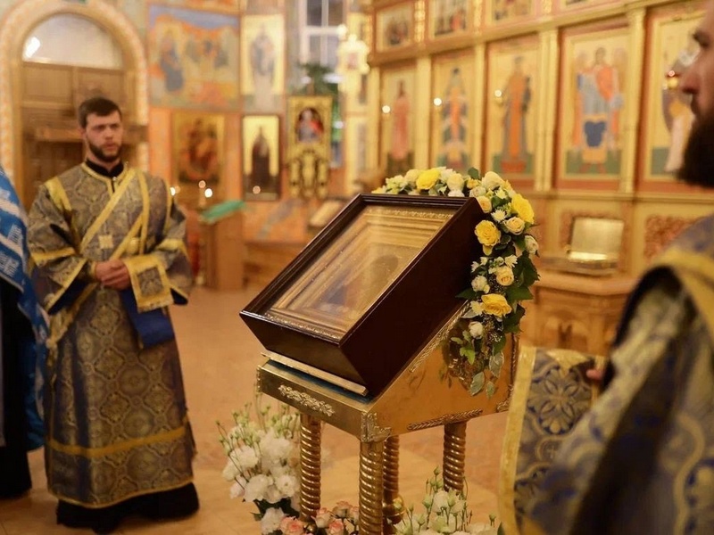 В Белгородскую область доставили чудотворную икону