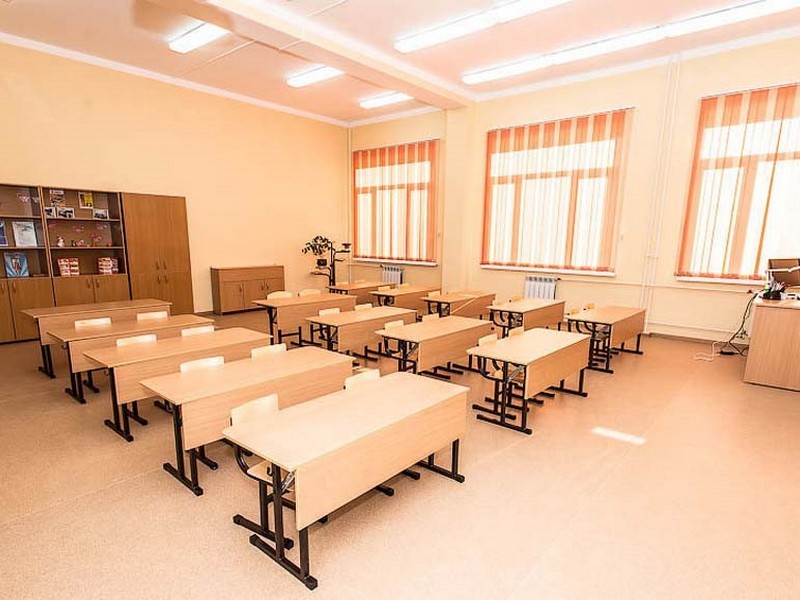 Вячеслав Гладков дал неделю на устранение дефектов в школах