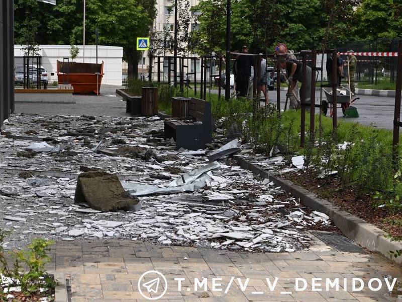В Белгороде ликвидируют последствия ночной атаки