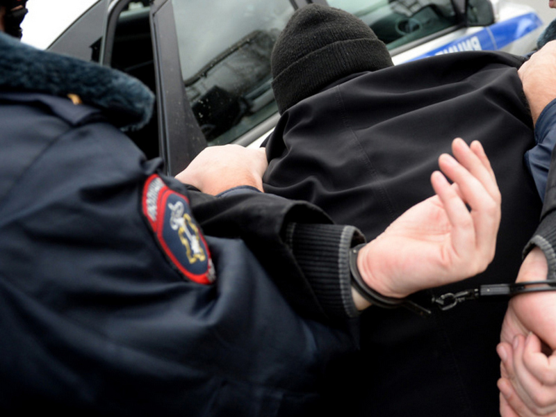 Белгородец напал на полицейского с ножом