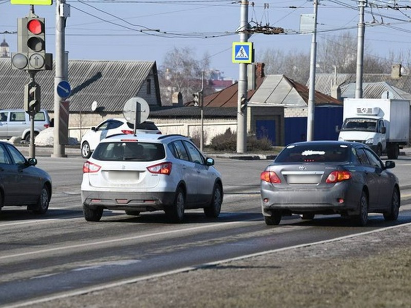 Светофор на пересечении улицы Волчанская и Михайловского шоссе перевели в новый режим
