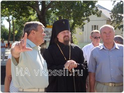 Мэр Белгорода Сергей Боженов и архиепископ Белгородский и Старооскольский Иоанн обсудили дальнейшее благоустройство вокруг часовни