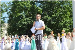 Станислав Коновка - ведущий, один из организаторов парада