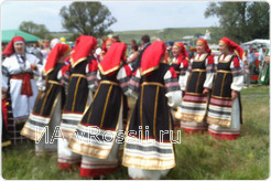 Русские народные танцы на фестивале фольклора в Чернянке