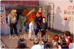 Игровые спектакли позволяют обучить детей безопасному поведению в быту и на улице