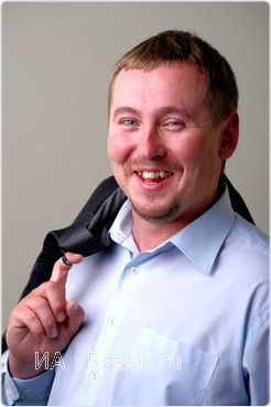 Актер Липецкого государственного театра кукол Владимир Никулин