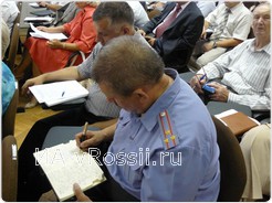 Сергей Хомук напомнил, что в случае возникновения ЧС каждый должен внести свой вклад устраняя опасность