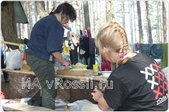 Дежурные за приготовлением еды