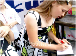 После выступления девочки еще долго общались с липецкими поклонниками, раздавали автографы и катались на каруселях