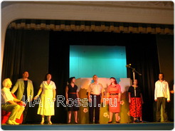 Друзья, артисты и ученики Жукова поздравили юбиляра интересными творческими номерами, для него в этот вечер пелись песни, читались стихи и творились чудеса на сцене театра