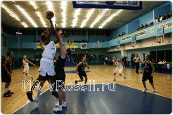 Легионерка Мишель Сноу проводит очередную удачную атаку.