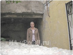 Так выглядит вход в подъезд дома №47 по улице Студеновской