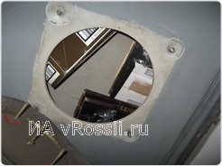 Начальник поезда спрятал контрабанду между потолком и крышей вагона