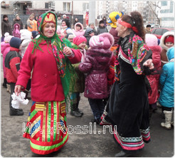 Старшее поколение знает толк в масленичных гуляньях!